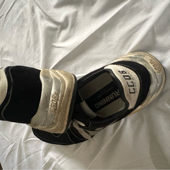 Golden Goode Running - Picture 6 of 6